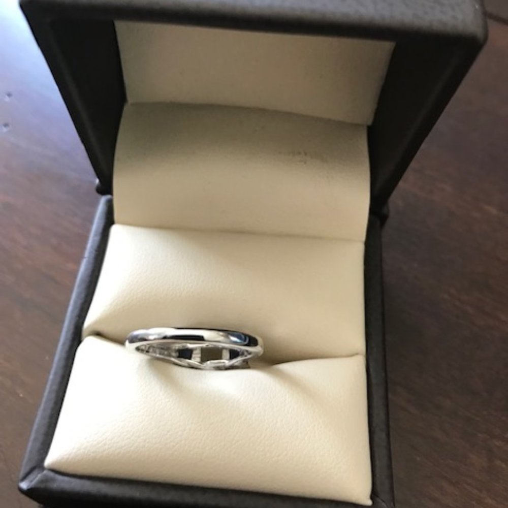 14K White Gold Blue Sapphire Ring, 6.5 - Picture 5 of 6